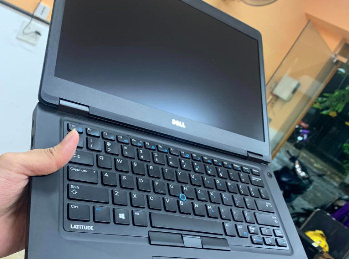 Laptop Dell Latitude 5480 i5 7440hq ram 8gb ssd 256